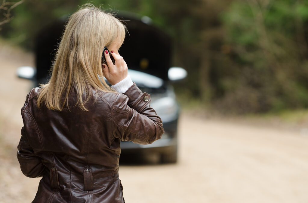 Should I Call 911 After a Car Accident in Texas?